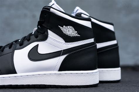 nike jordan weiß schwarz|air jordan 1 schuhe.